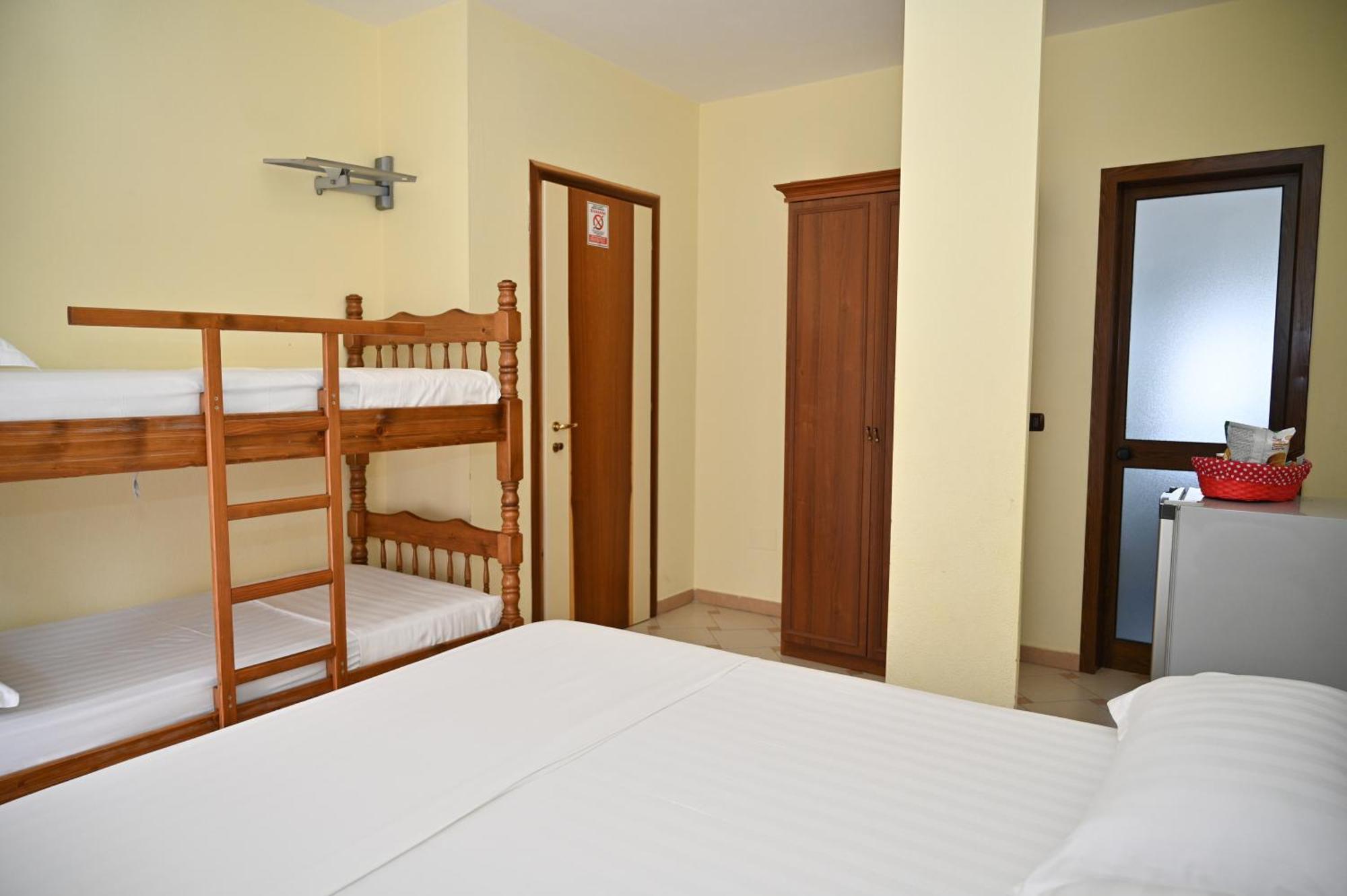Hotel Vila Emes Durrës Habitación foto