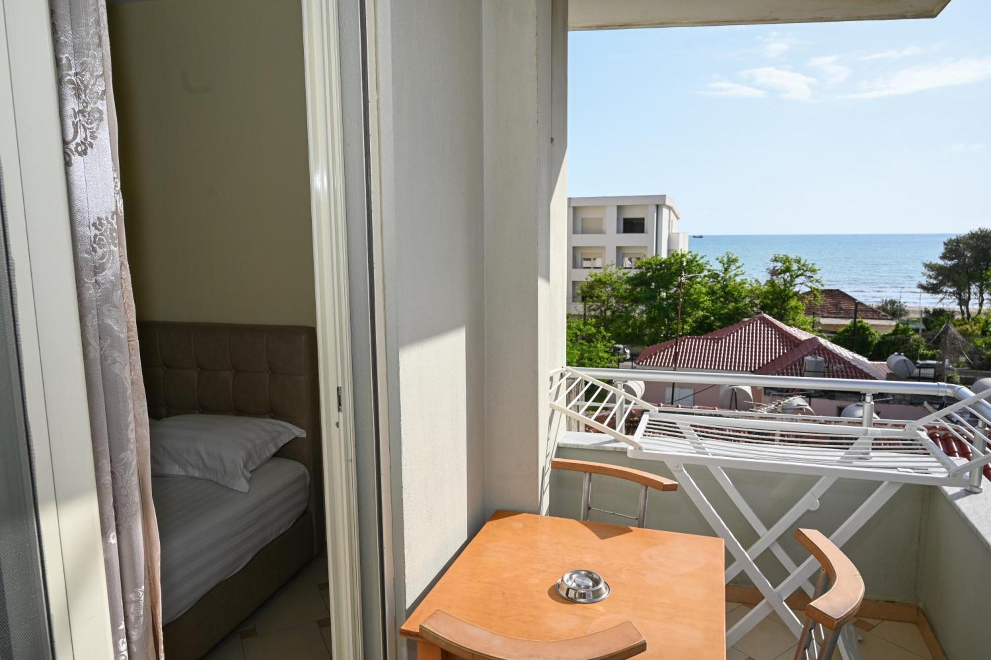Hotel Vila Emes Durrës Habitación foto