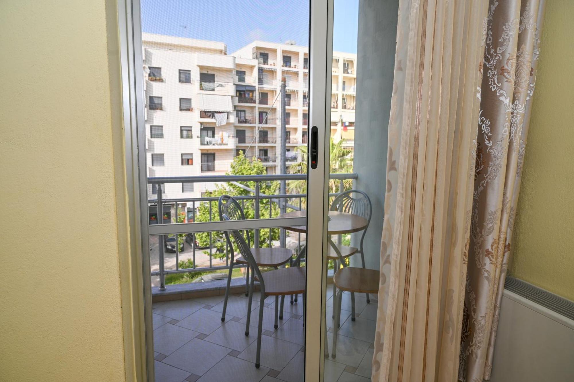 Hotel Vila Emes Durrës Habitación foto