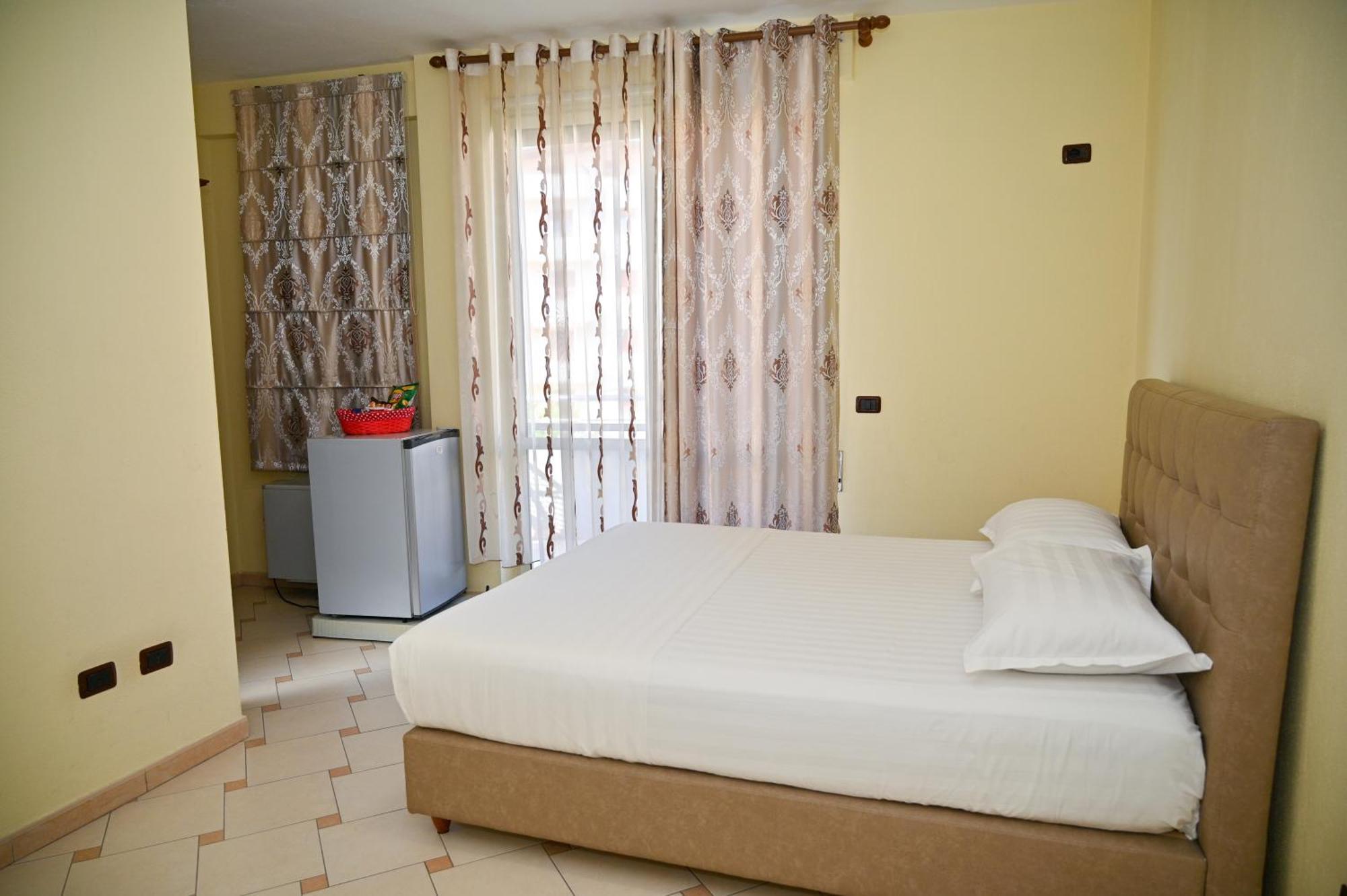 Hotel Vila Emes Durrës Habitación foto