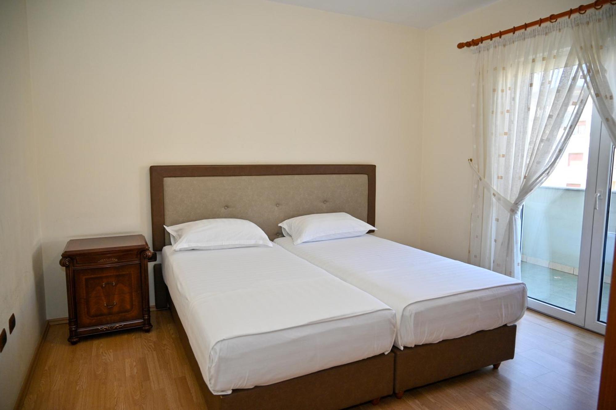 Hotel Vila Emes Durrës Habitación foto