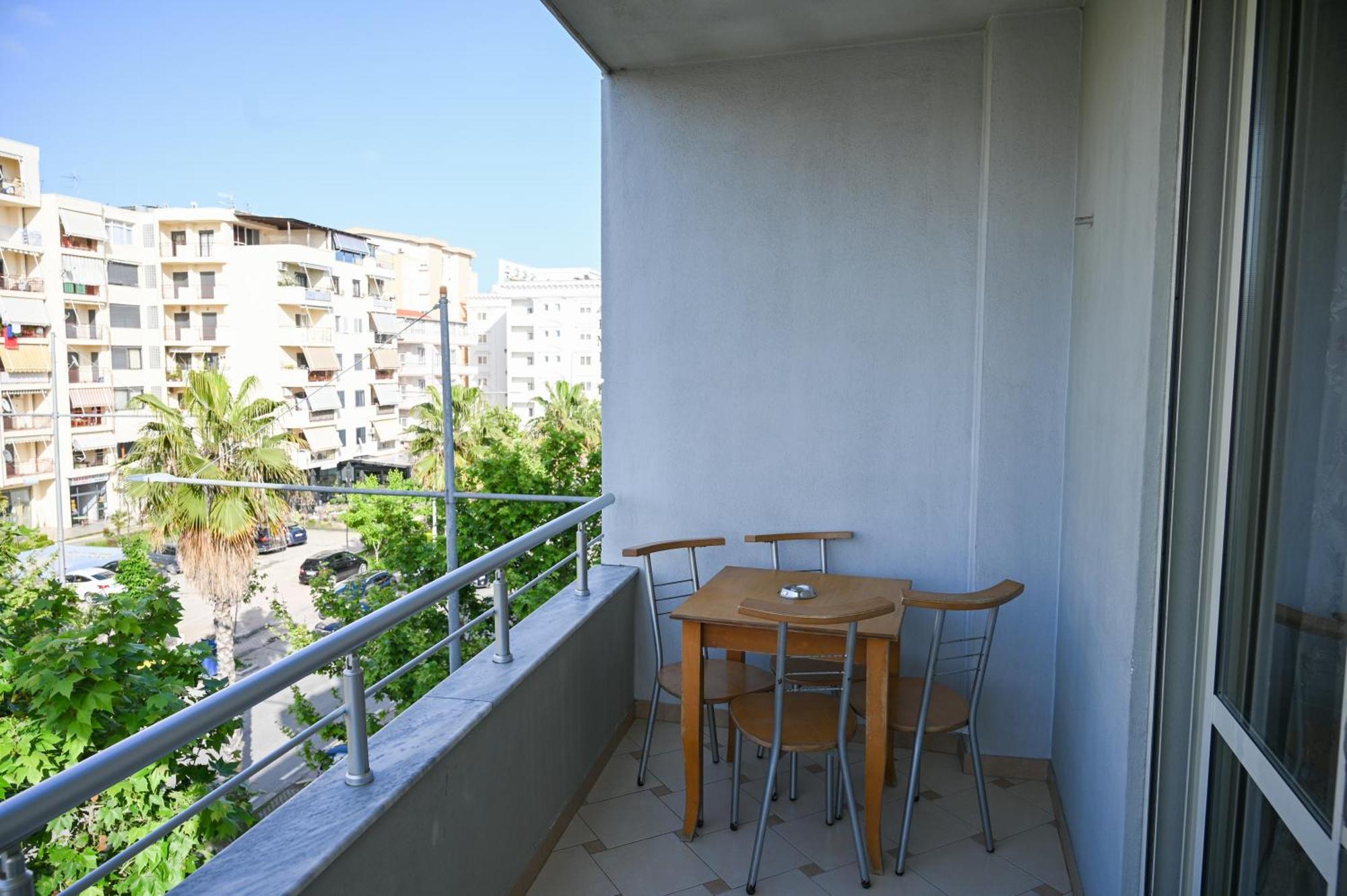 Hotel Vila Emes Durrës Exterior foto