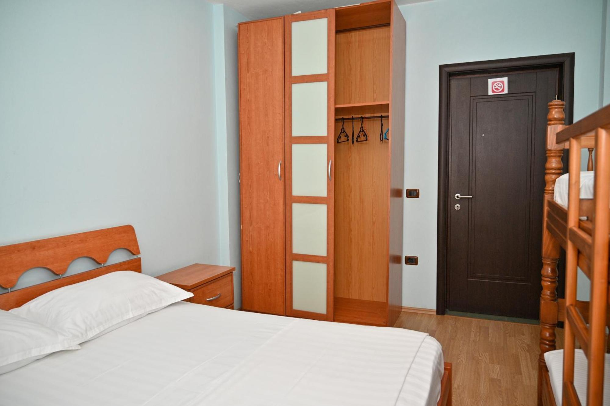 Hotel Vila Emes Durrës Habitación foto
