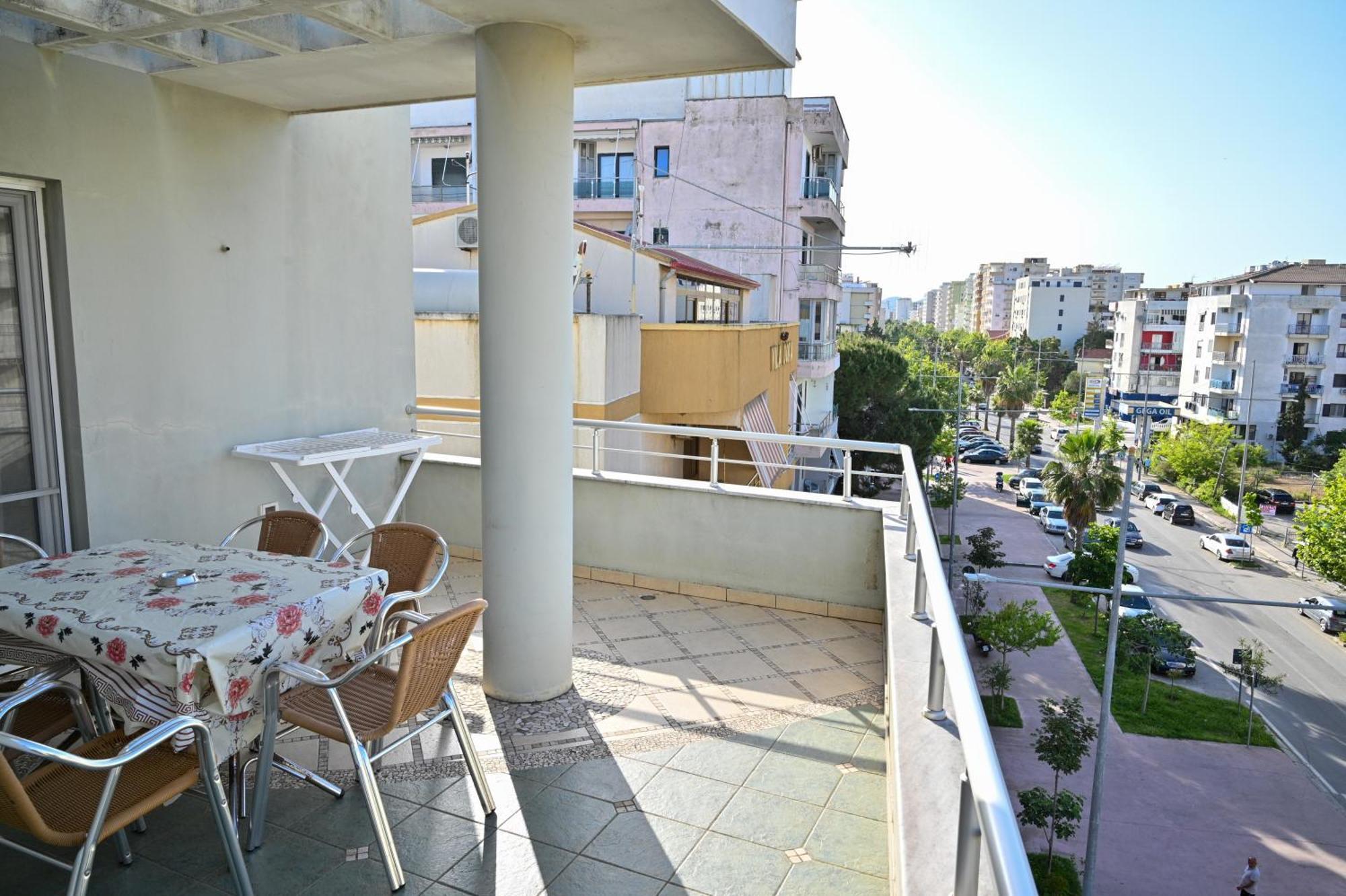 Hotel Vila Emes Durrës Exterior foto