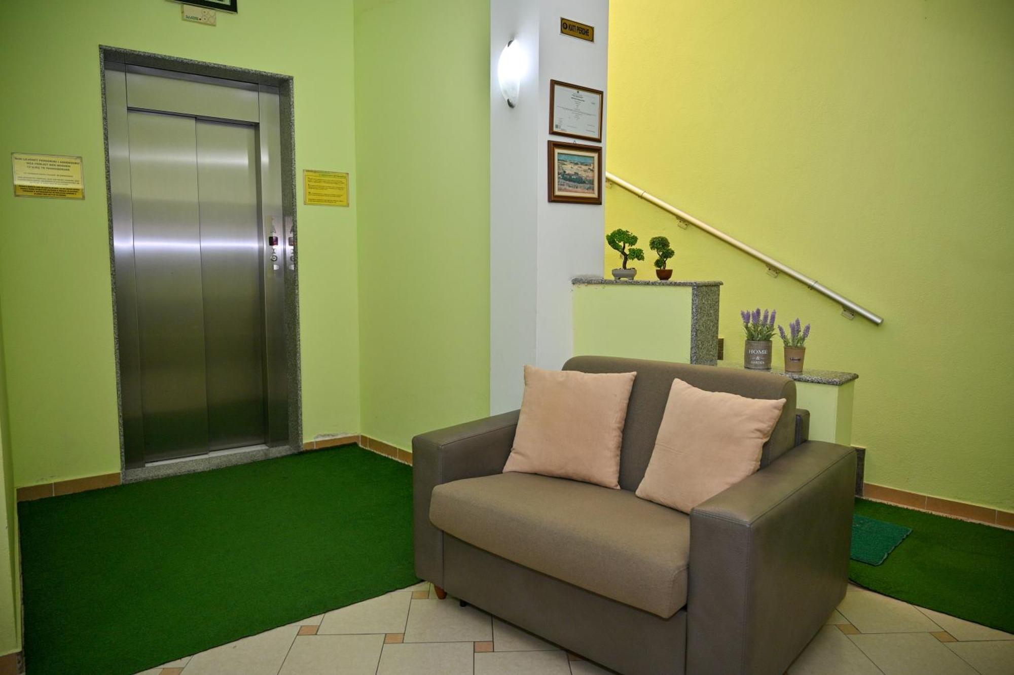 Hotel Vila Emes Durrës Exterior foto